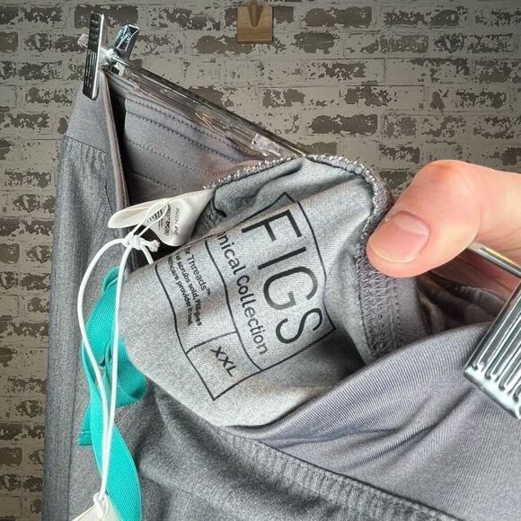 Figs | women nwt gray scrub pants straight leg - Picture 2 of 9